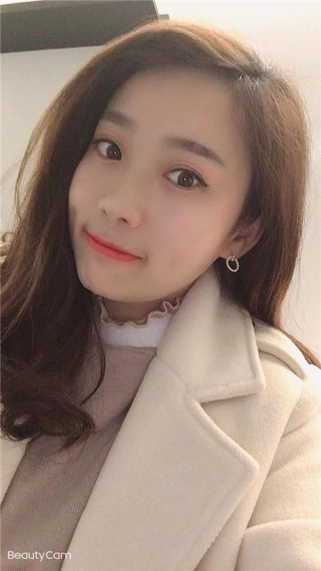 成都地铁3号线三河场站漂亮的邻家妹子